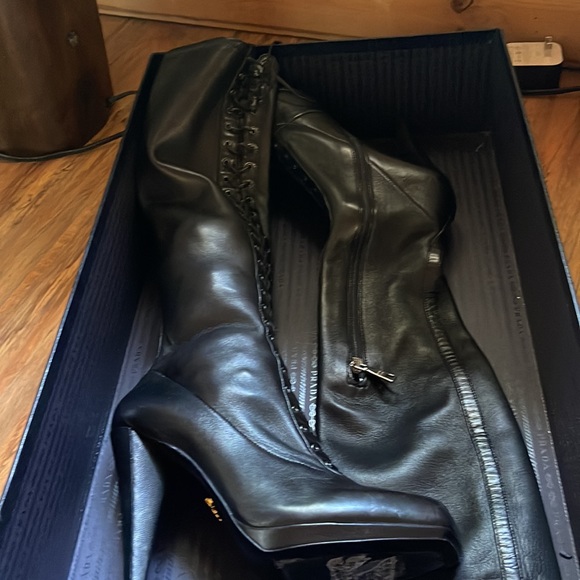 Used PRADA tall boots size 41 - Picture 4 of 6